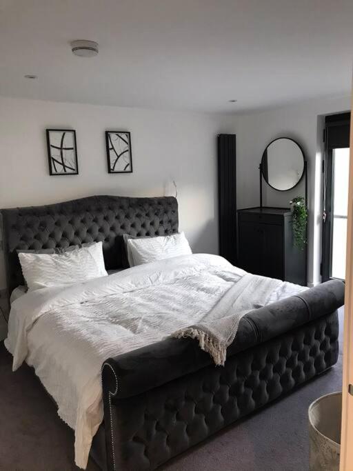 New Town House With *Free Allocated Parking* Apartment Brighton Exterior photo